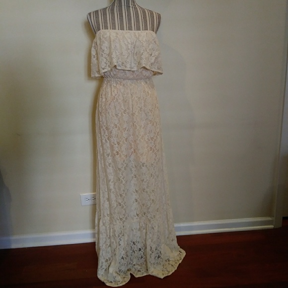 Flying Tomato Dresses & Skirts - Flying Tomato Strapless Lace Maxi Dress